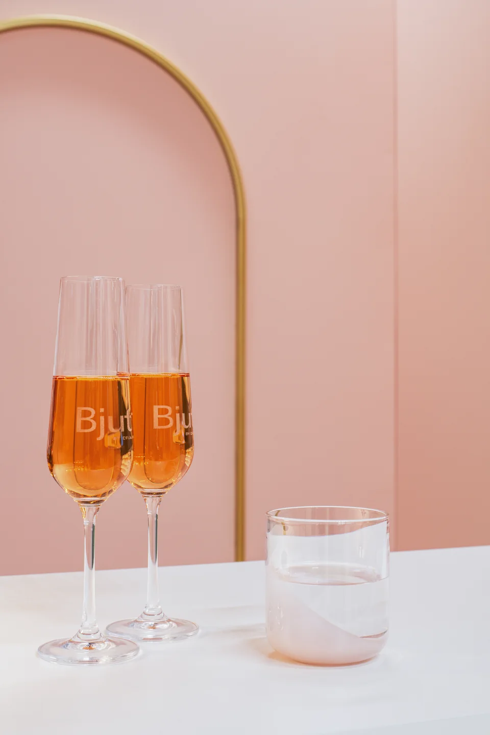 Instalace Bjut Karlovy Vary — fotografie 8